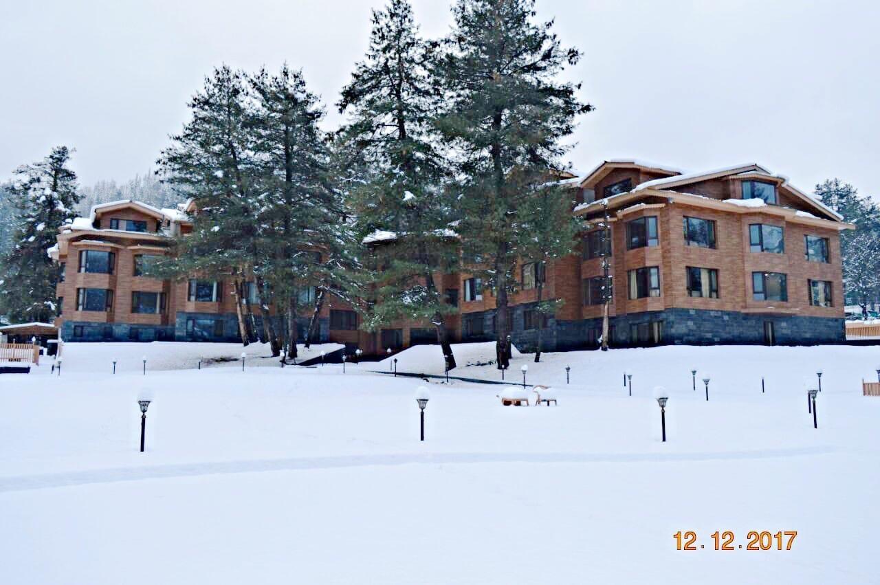 Royal Hillton Pahalgam Hotel Exterior photo