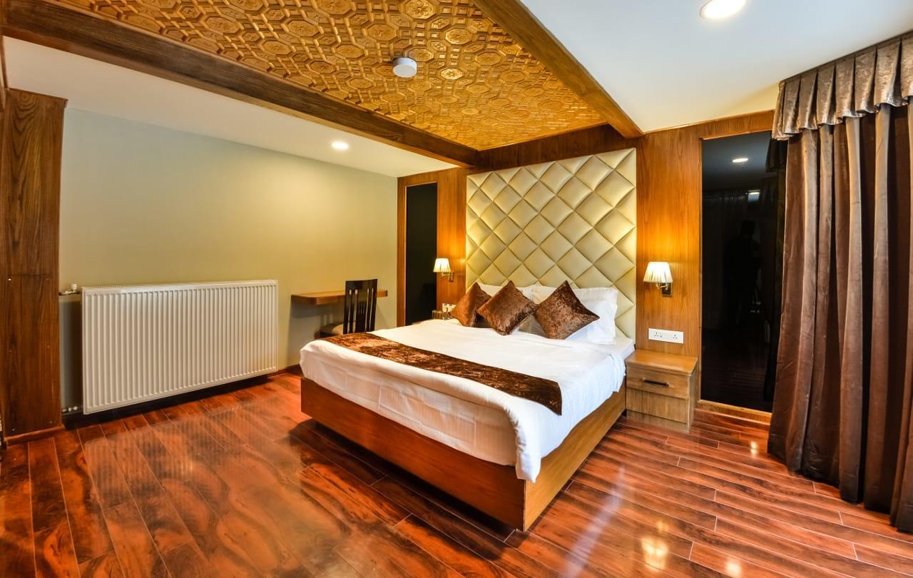 Royal Hillton Pahalgam Hotel Exterior photo