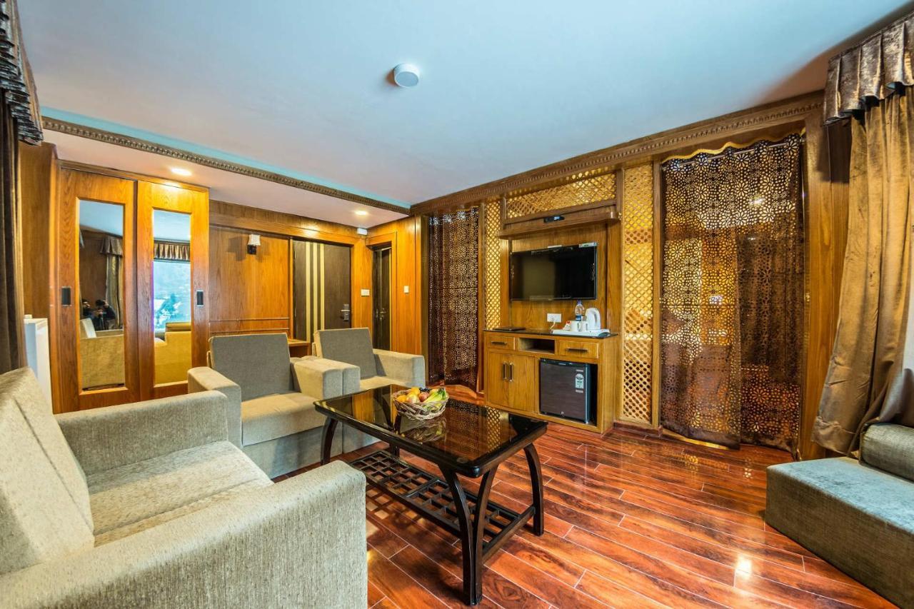 Royal Hillton Pahalgam Hotel Exterior photo
