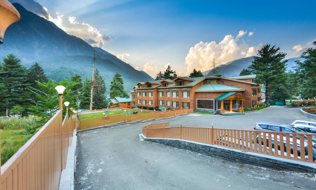 Royal Hillton Pahalgam Hotel Exterior photo