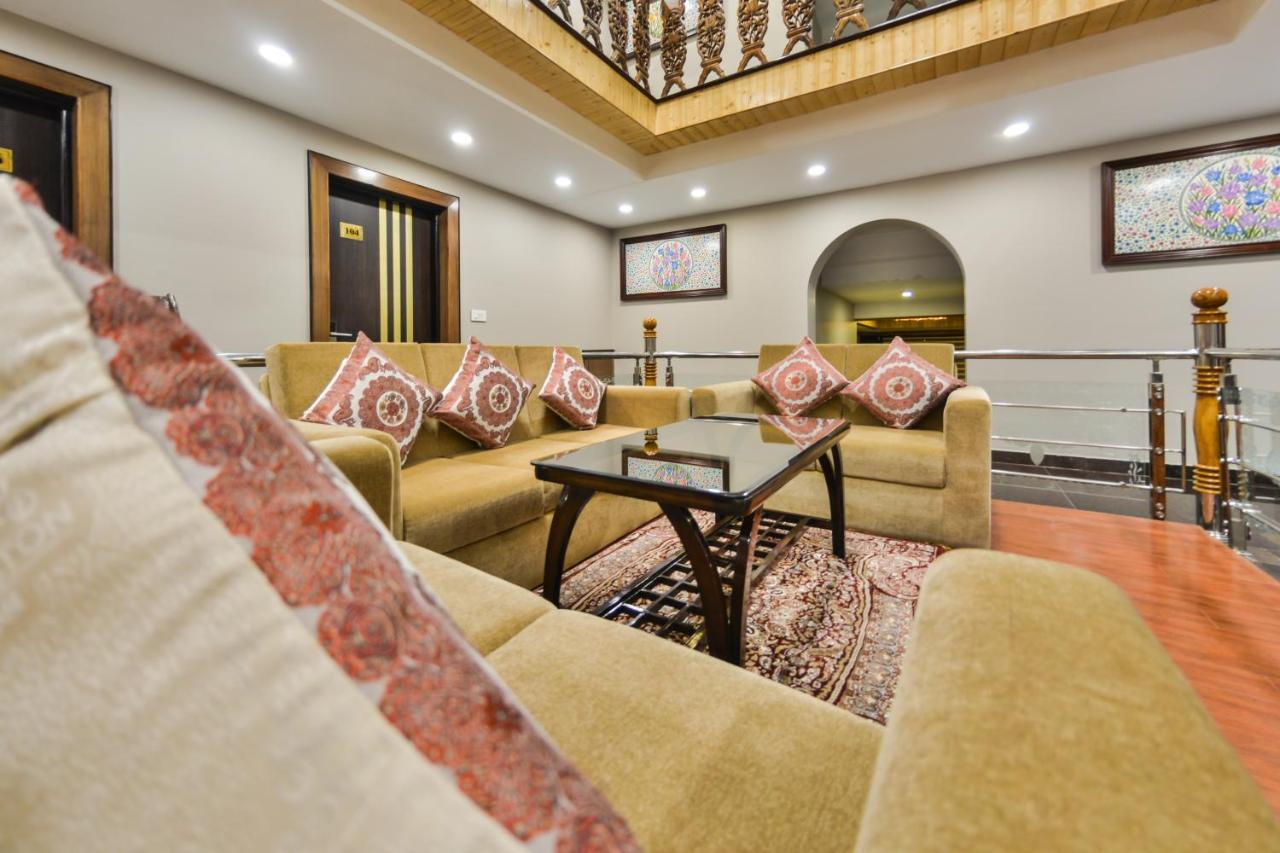 Royal Hillton Pahalgam Hotel Exterior photo