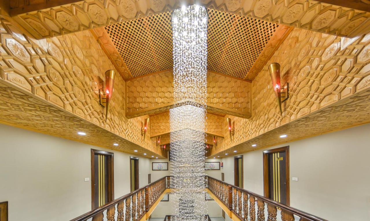 Royal Hillton Pahalgam Hotel Exterior photo