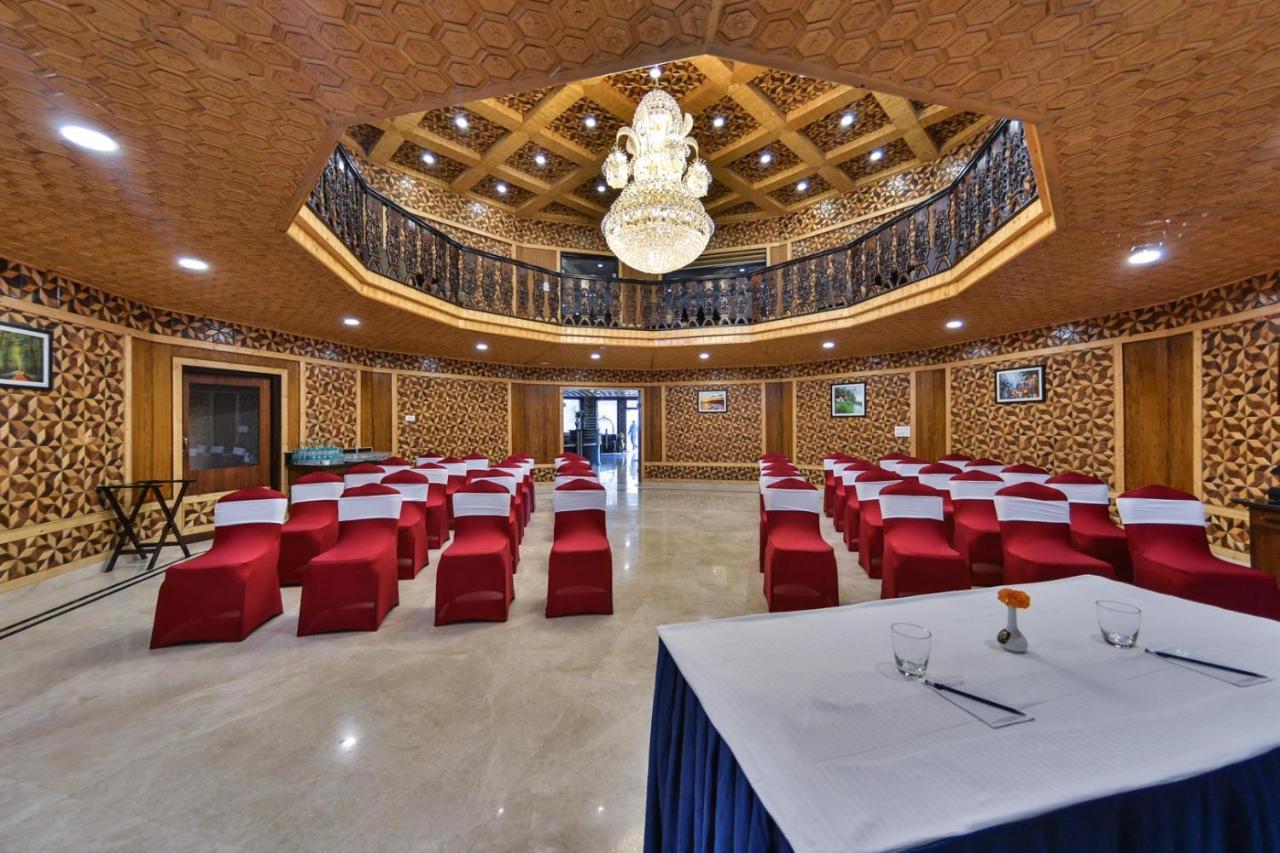 Royal Hillton Pahalgam Hotel Exterior photo