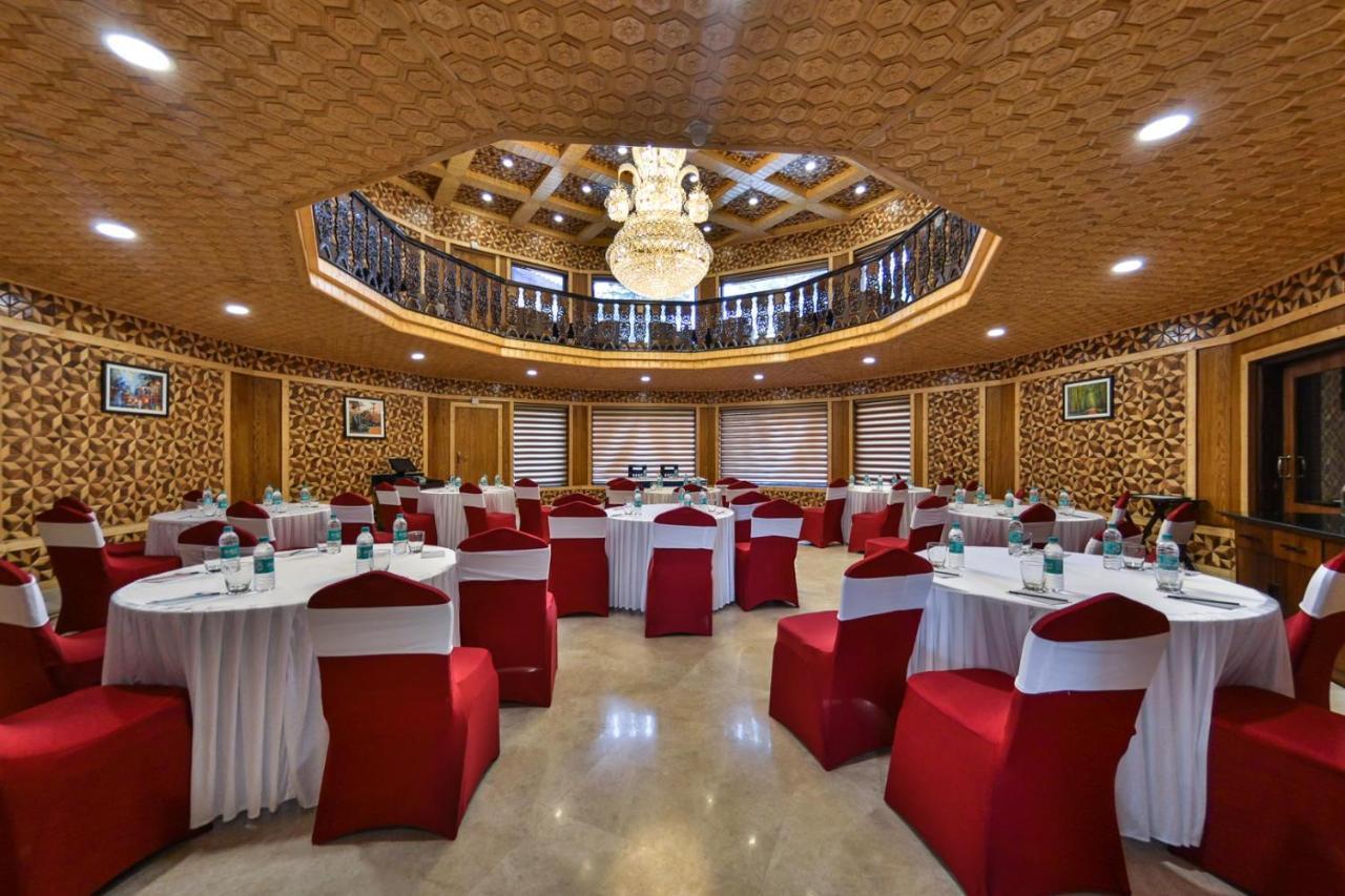Royal Hillton Pahalgam Hotel Exterior photo